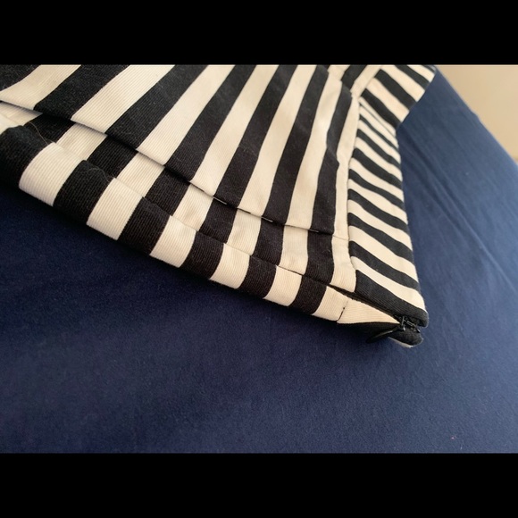 2 pairs!! Express & Tommy Hilfiger Shorts - Picture 4 of 8